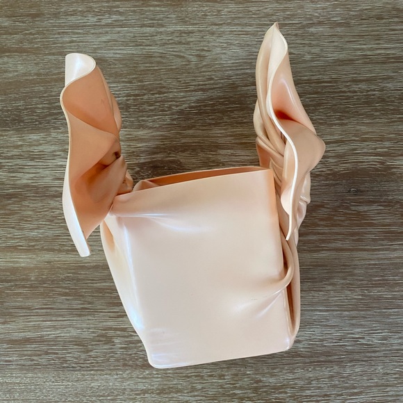 Vintage 1980s C.T. Design’s Pink Plastic Square Tissue Box Holder - Picture 7 of 14
